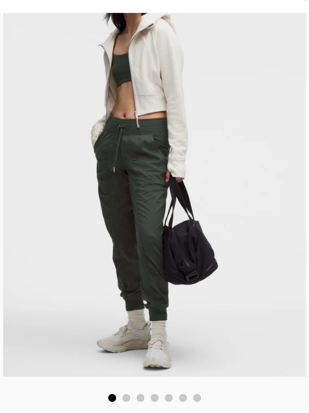 Lululemon dance studio  Jogger Pants in Deep Green